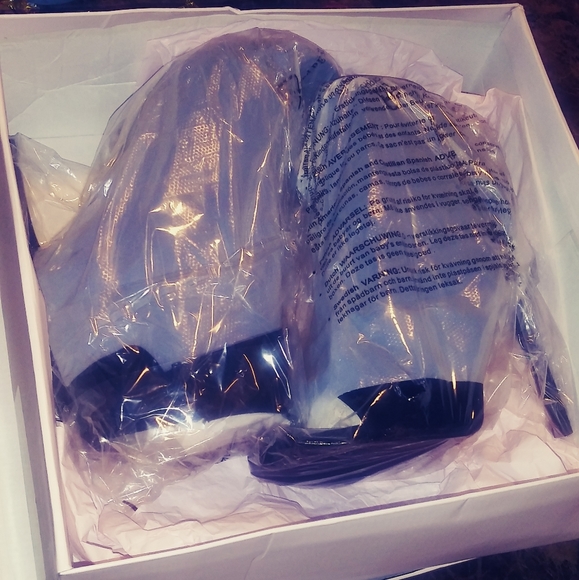 Open Toes Ankle Booties - Picture 2 of 2